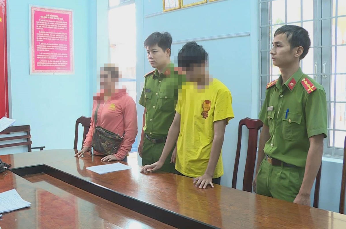 Thiếu niên bị bắt tạm giam để điều tra về hành vi “Hiếp dâm người dưới 16 tuổi”.
