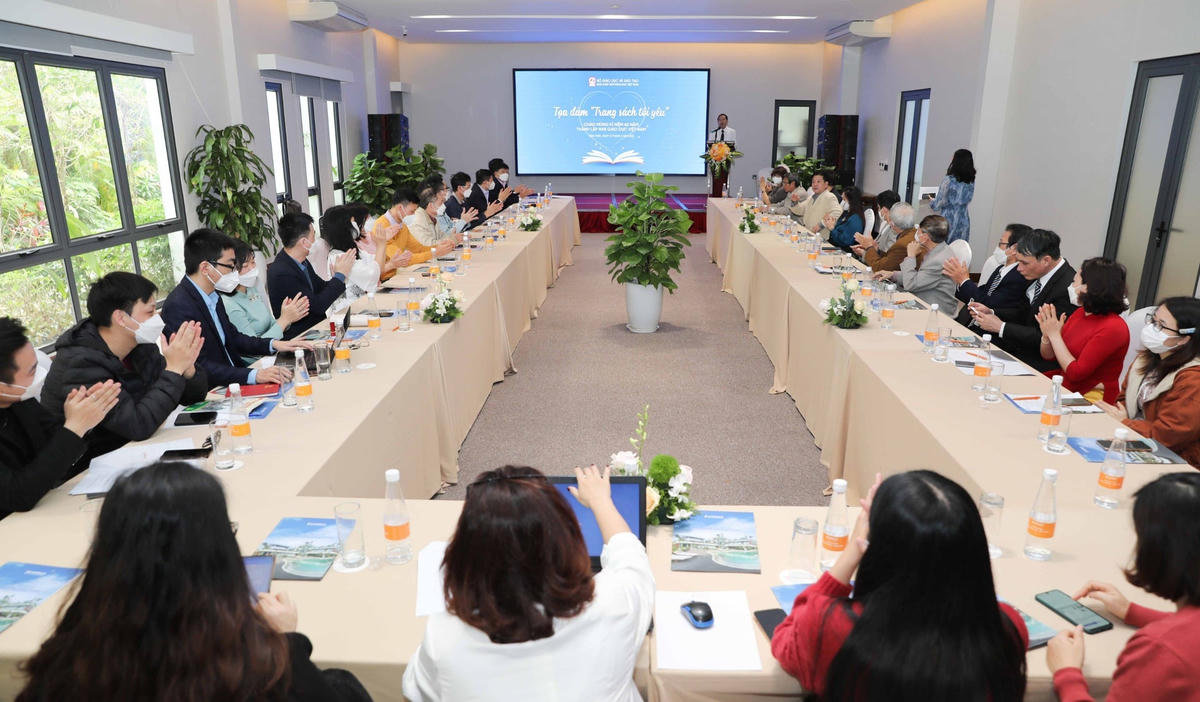 Quang cảnh buổi toạ đàm “Trang sách tôi yêu”. Ảnh: Thanh Tùng.