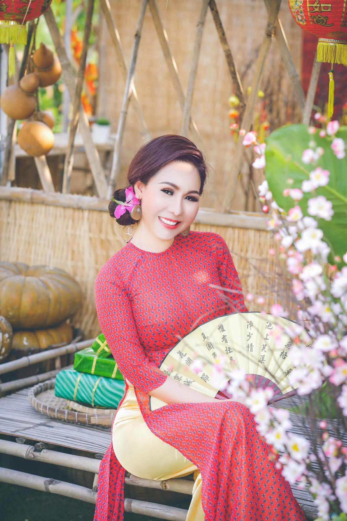 Áo dài là một trong những trang phục yêu thích của người đẹp Kim Chi.