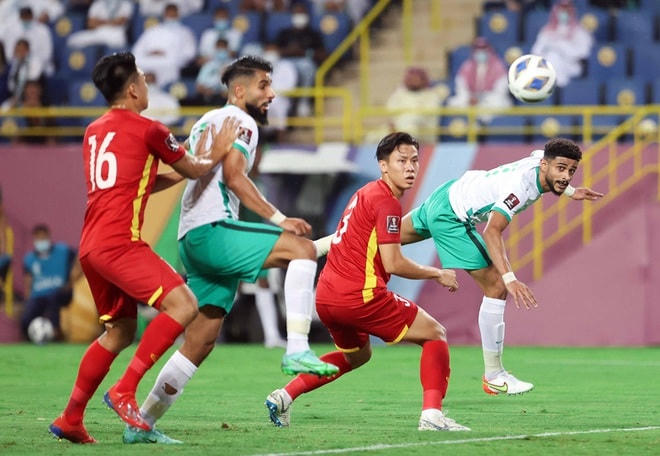 Hàng thủ đội tuyển Việt Nam đối mặt nhiều khó khăn