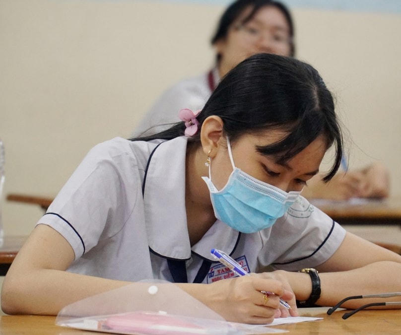 Học sinh TP Hồ Chí Minh trở lại trường học từ đầu năm 2022