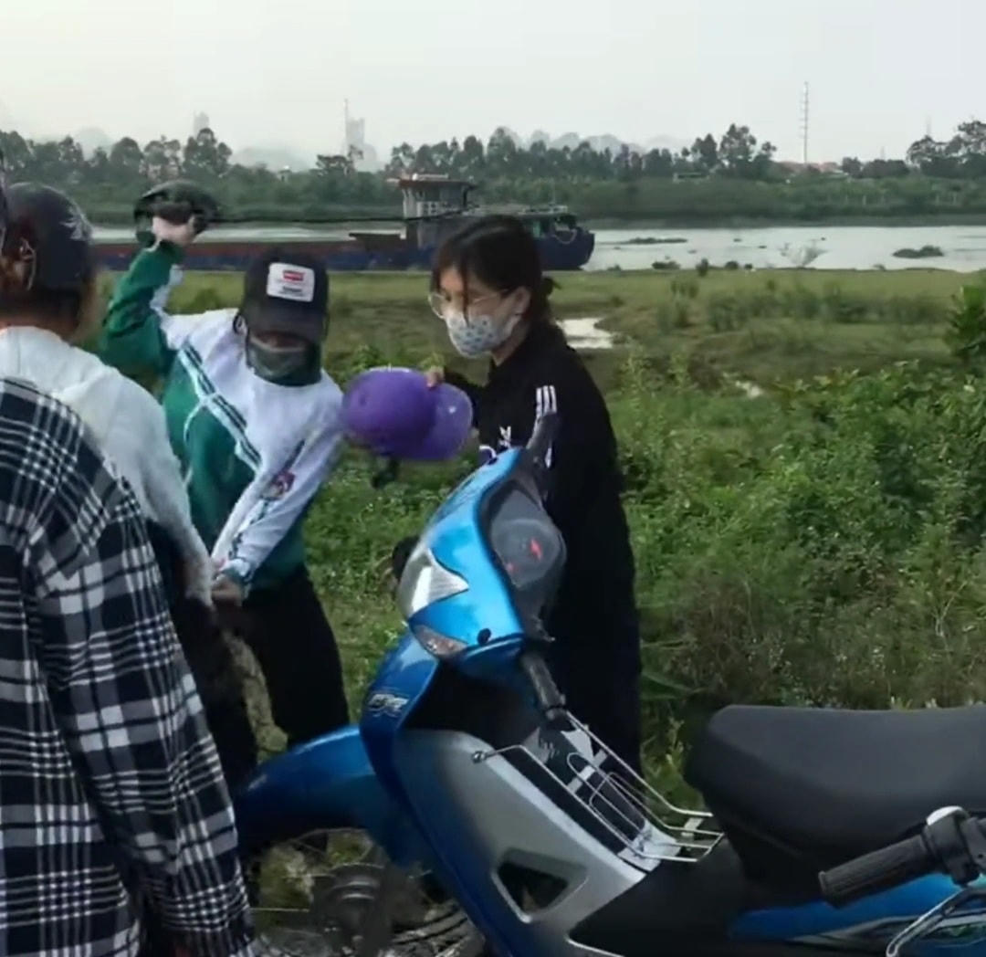 Trong cuộc ẩu đả, khiến 1 phụ nữ 27 tuổi bị đánh trọng thương phải nhập viện.