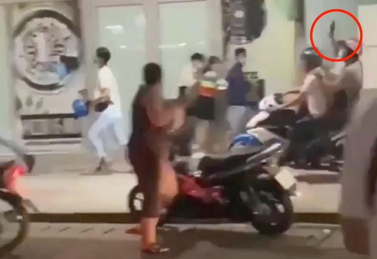 Cảnh sát nổ súng chỉ thiên để ngăn người liên quan đến vụ ẩu đả bỏ chạy.