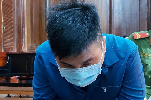 Bị cáo Phong không đồng ý xét xử vắng luật sư.