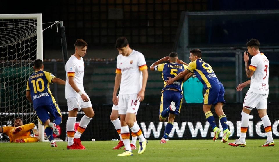 Davide Faraoni ấn định chiến thắng 3-2 cho đội chủ nhà với siêu phẩm vuốt bóng.