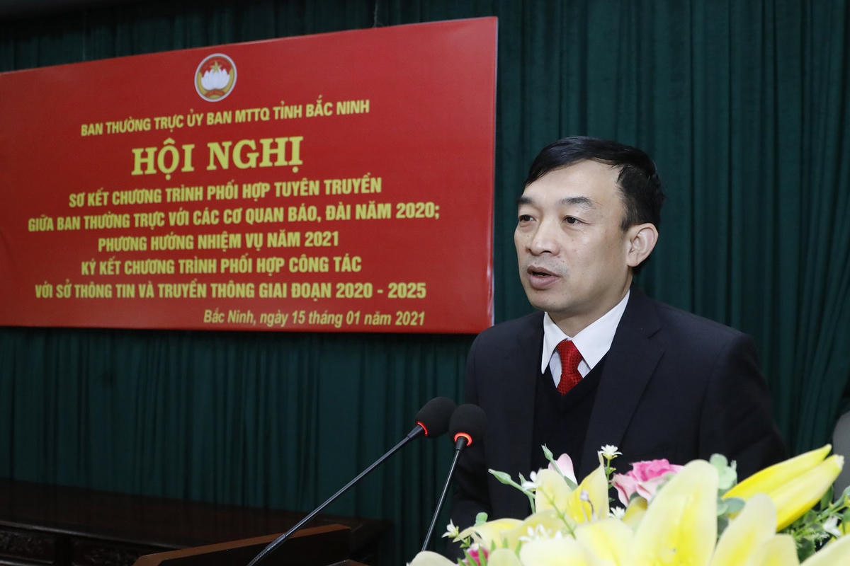 Chủ tịch Ủy ban MTTQ tỉnh Bắc Ninh Nguyễn Đình Lợi phát biểu tại Hội nghị.