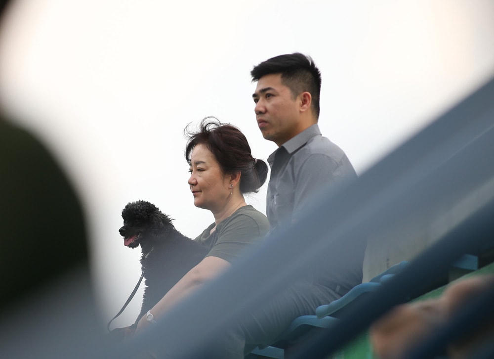  Bà Park cũng có mặt trên khán đài theo dõi trận đấu.