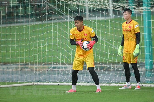 Thủ môn Văn Toản khiêm tốn, né so sánh hơn thua với Bùi Tiến Dũng