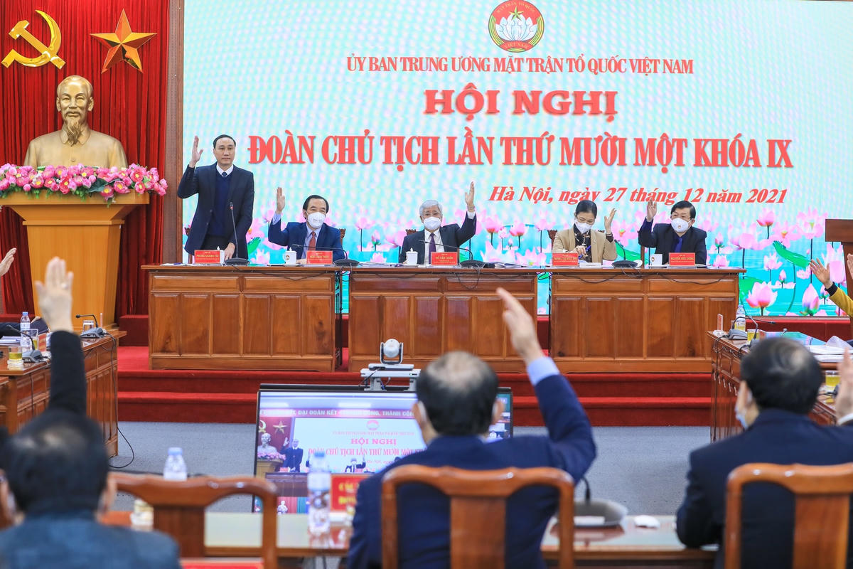 Hội nghị đã nhất trí cao và thông qua Nghị quyết Hội nghị lần thứ 11 Đoàn Chủ tịch UBTƯ MTTQ Việt Nam (khóa IX). Ảnh: Quang Vinh.