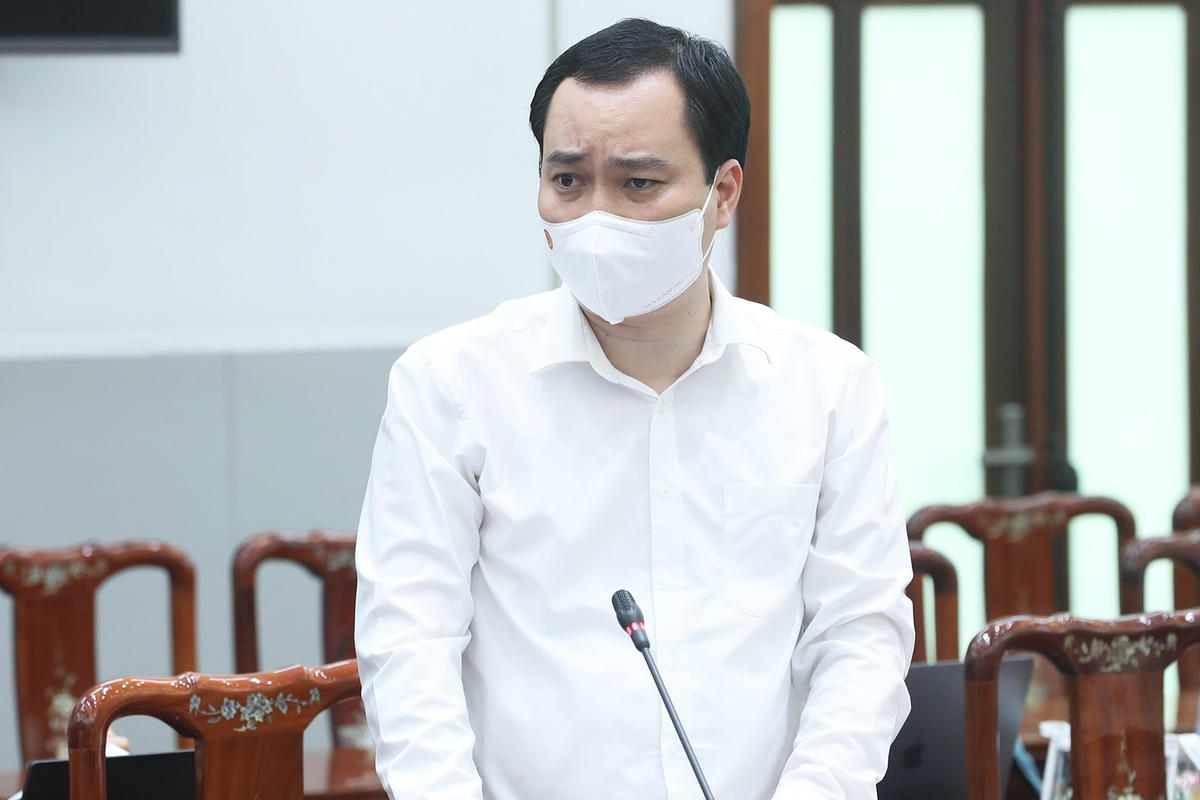 Ông Vũ Văn Tiến, Trưởng ban Tuyên giáo UBTƯ MTTQ Việt Nam phát biểu tại cuộc họp.
