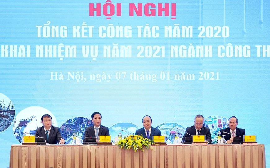 Thủ tướng Nguyễn Xuân Phúc dự và chỉ đạo hội nghị. Ảnh: Thống Nhất/TTXVN.