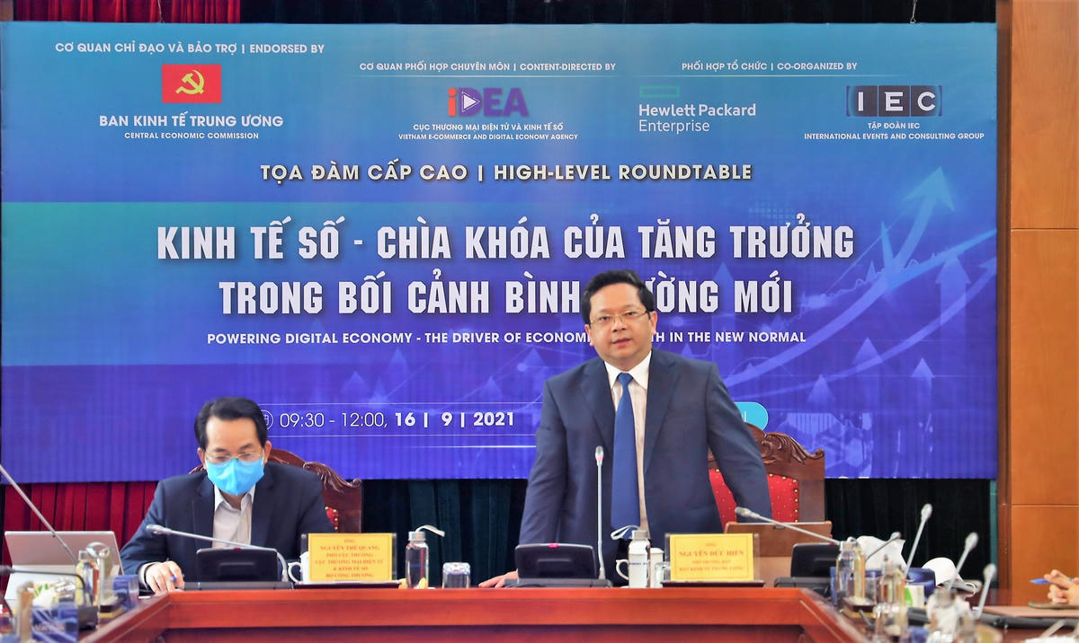 Ông Nguyễn Đức Hiển phát biểu tại tọa đàm