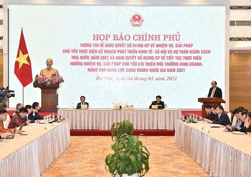 Bộ trưởng, Chủ nhiệm Văn phòng Chính phủ Mai Tiến Dũng chủ trì họp báo. Ảnh: Dương Giang.