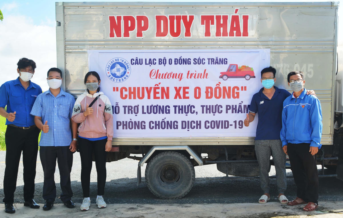 Một đợt chuyên chở hàng hóa của CLB “0 đồng” Sóc Trăng.