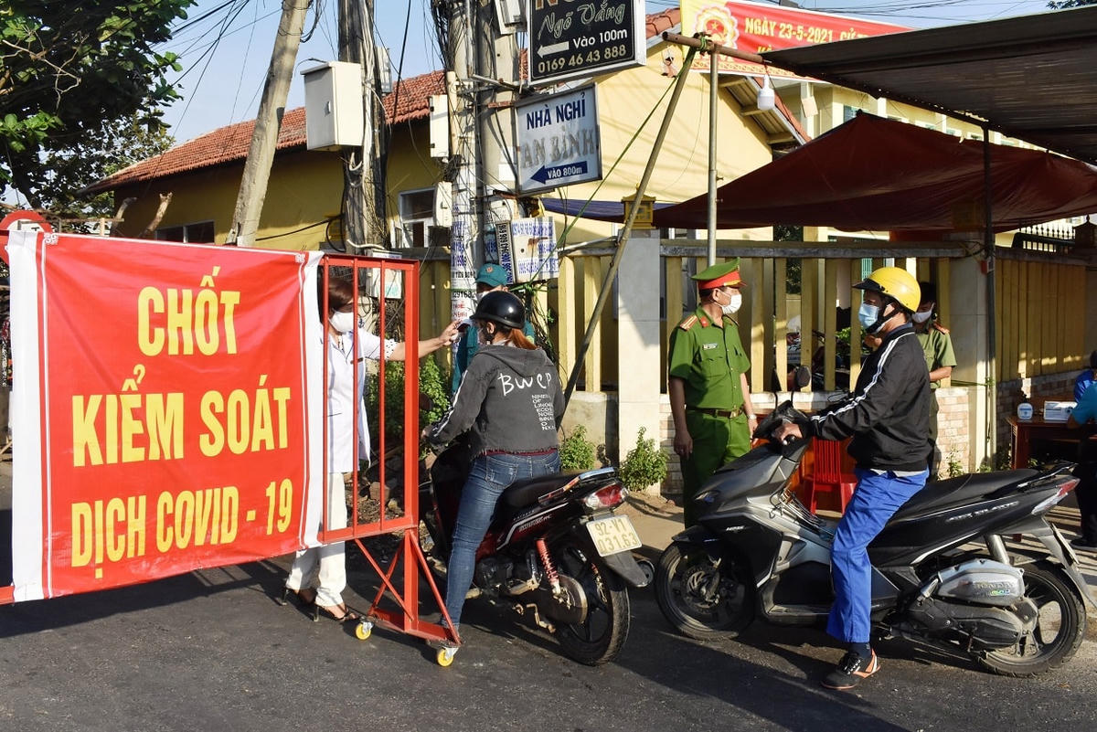 Một chốt kiểm soát dịch Covid-19 ở Quảng Nam