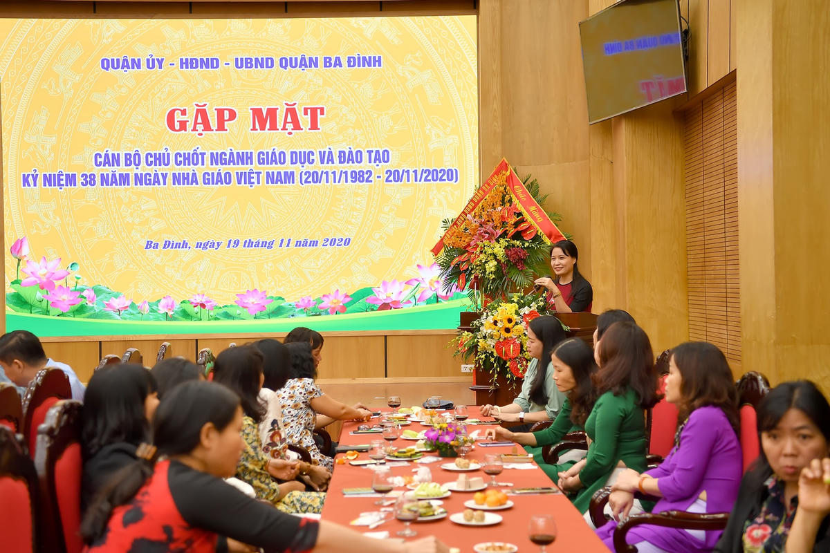 Các nhà giáo tiêu biểu tại buổi gặp mặt