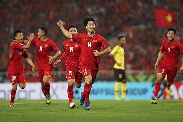 Bóng đá Việt Nam: Khó khăn chờ đón