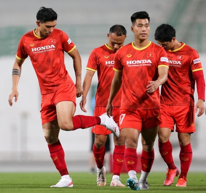 Đáng lo ngại khi trong buổi tập đầu tiên này, Vũ Văn Thanh bị đau phải nhờ sự chăm sóc của các bác sĩ và không thể hoàn các giáo án của ông thầy người Hàn Quốc. Ông Park lập tức đề nghị Văn Thanh dừng tập để các bác sĩ kiểm tra kỹ hơn.