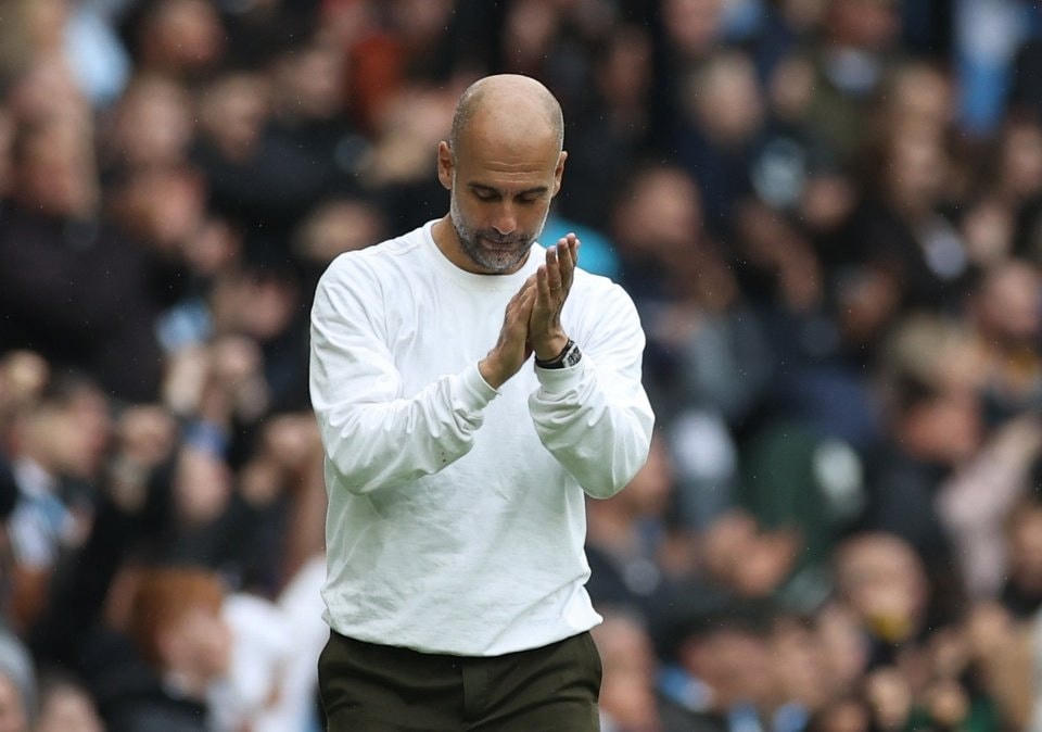Lần đầu tiên sau 25 năm, Man City có bàn thắng mở màn Premier League từ tình huống phản lưới.