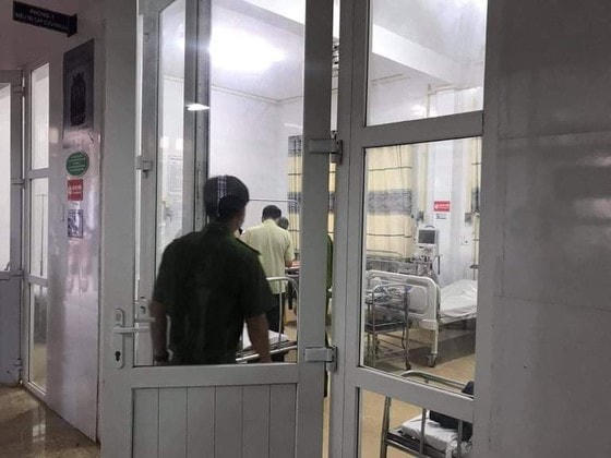 Các cháu được đưa đến Bệnh viện Đa khoa Vùng Tây Nguyên, trong tình trạng bị thương nặng.