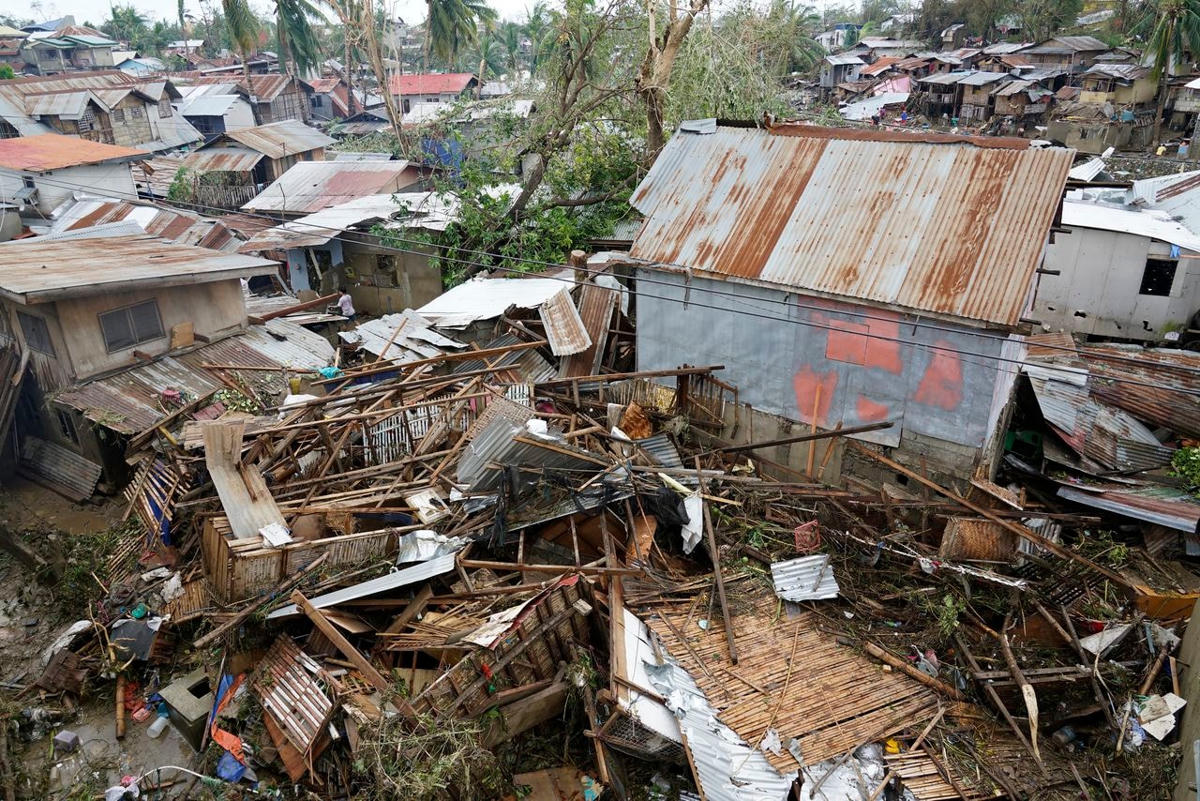 Người dân Philippines sẽ phải sống trong vòng lặp ‘xây dựng - tàn phá’ giữa thiên nhiên và con người. Ảnh: CNN.