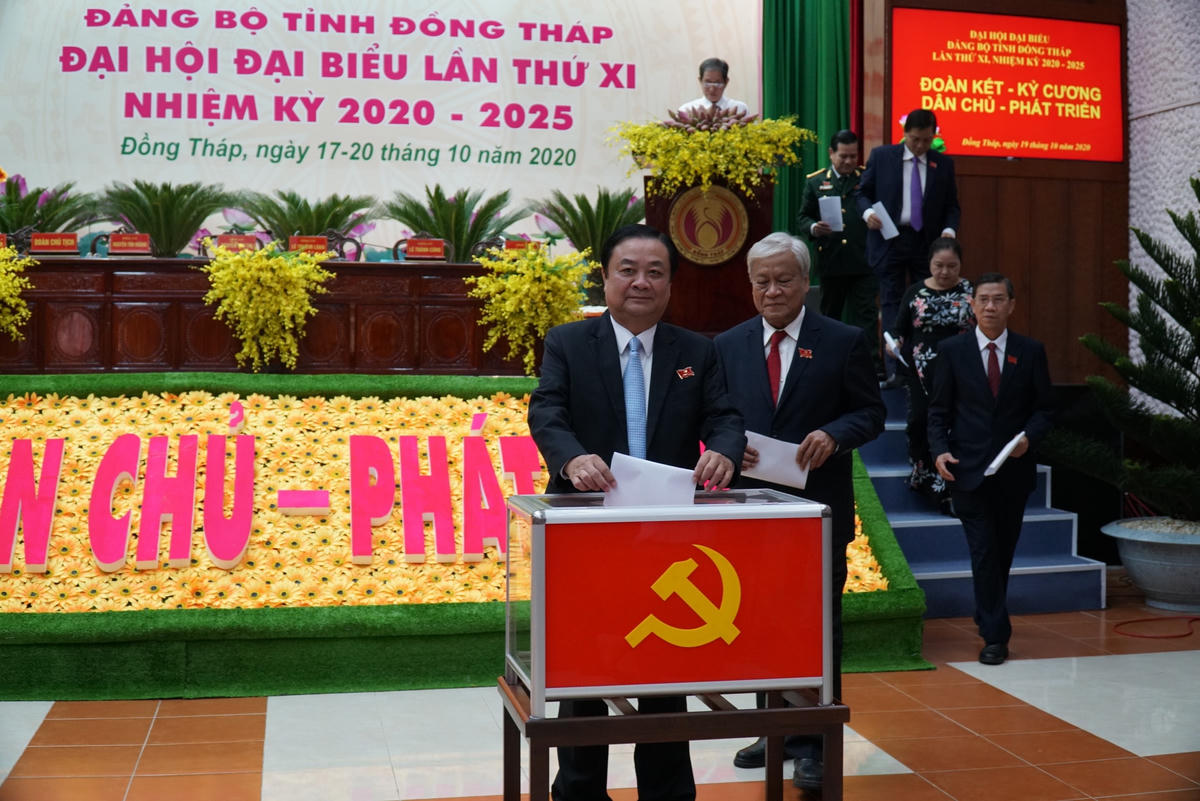 Đại hội đã bầu ra 50 người vào BCH Đảng bộ tỉnh khóa XI.