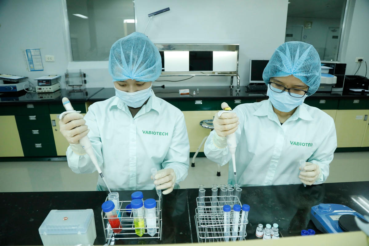 Việt Nam là một trong những quốc gia tiên phong điều chế vaccine ngừa Covid-19. Ảnh: Quang Vinh.