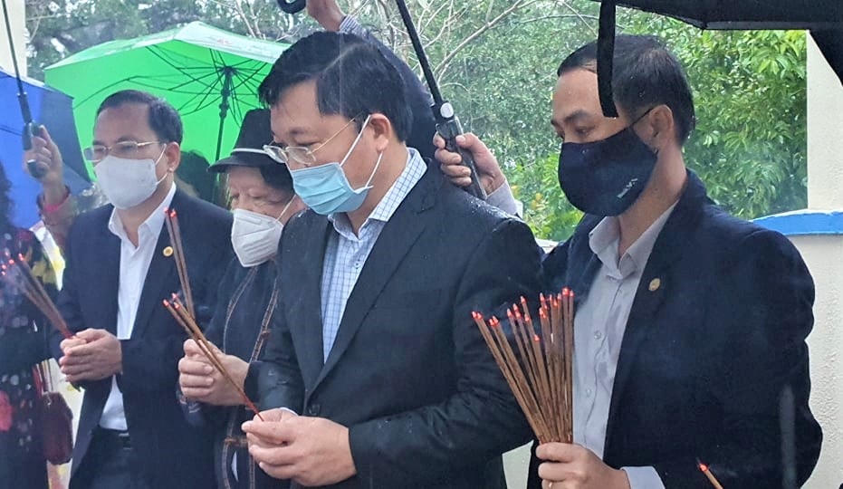 Chủ tịch UBND tỉnh Quảng Nam dâng hương 2 vị tướng nhà Lê