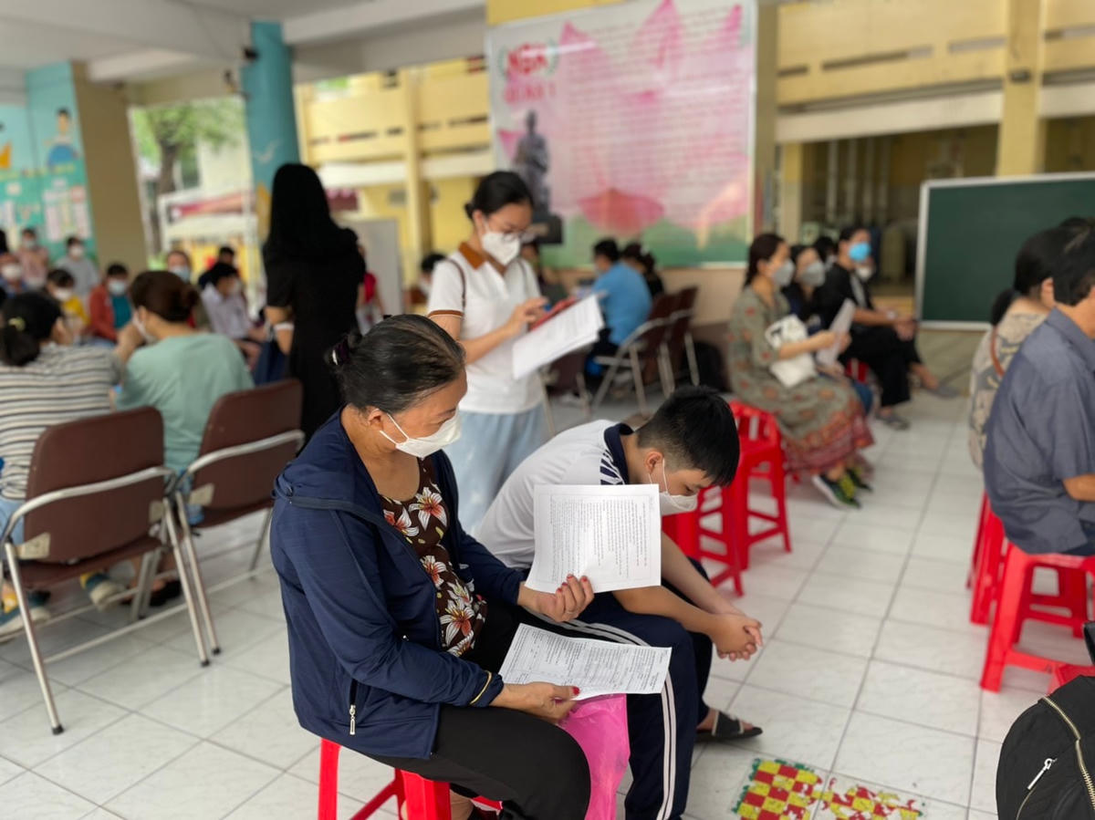 Hầu hết phụ huynh đều phấn khởi khi trẻ nhỏ được tiêm vaccine Covid-19.