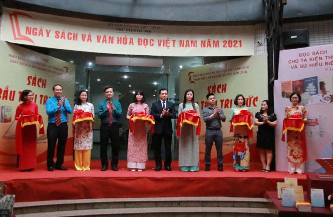 Sách - Bầu trời tri thức
