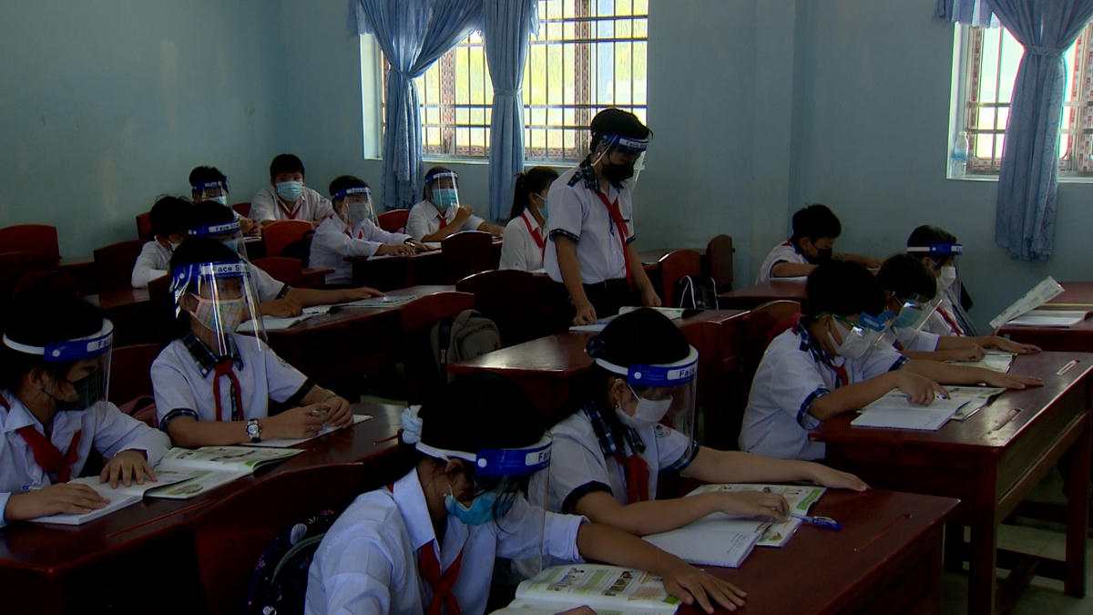 Dạy học trong điều kiện dịch bệnh nên cả giáo viên và học sinh đều phải tuân thủ quy tắc 5K.