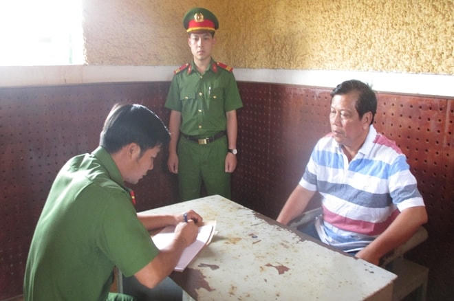 Trịnh Sướng tại cơ quan Công an.