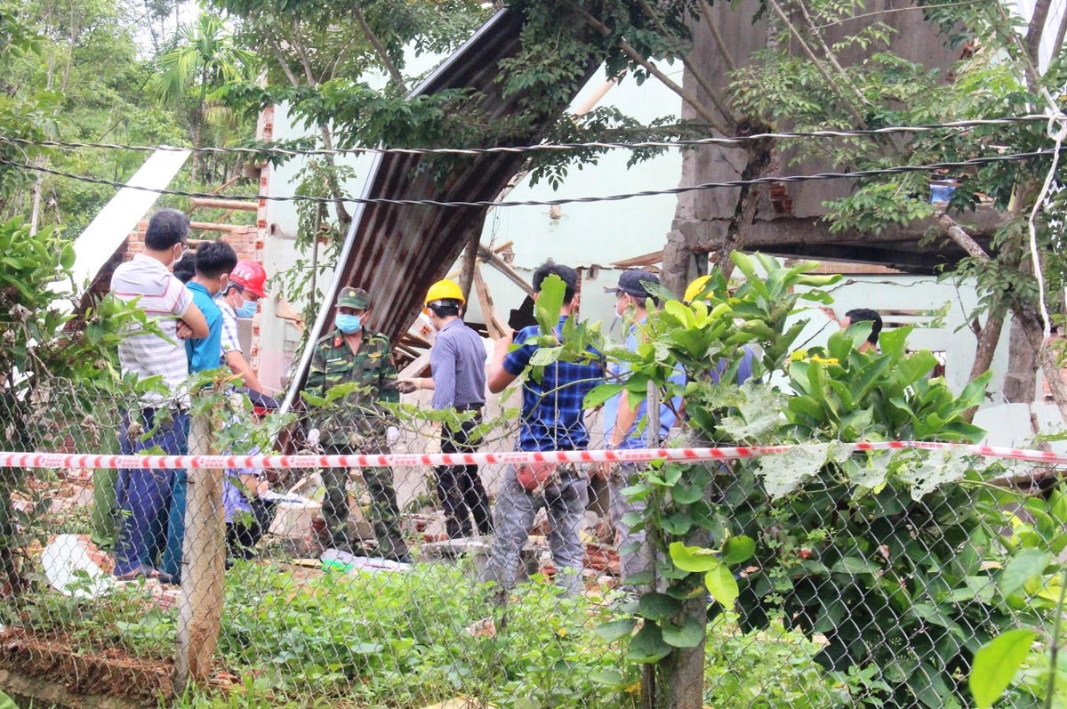 Trong ngôi nhà ông Minh đã phát hiện ra thuốc nổ.