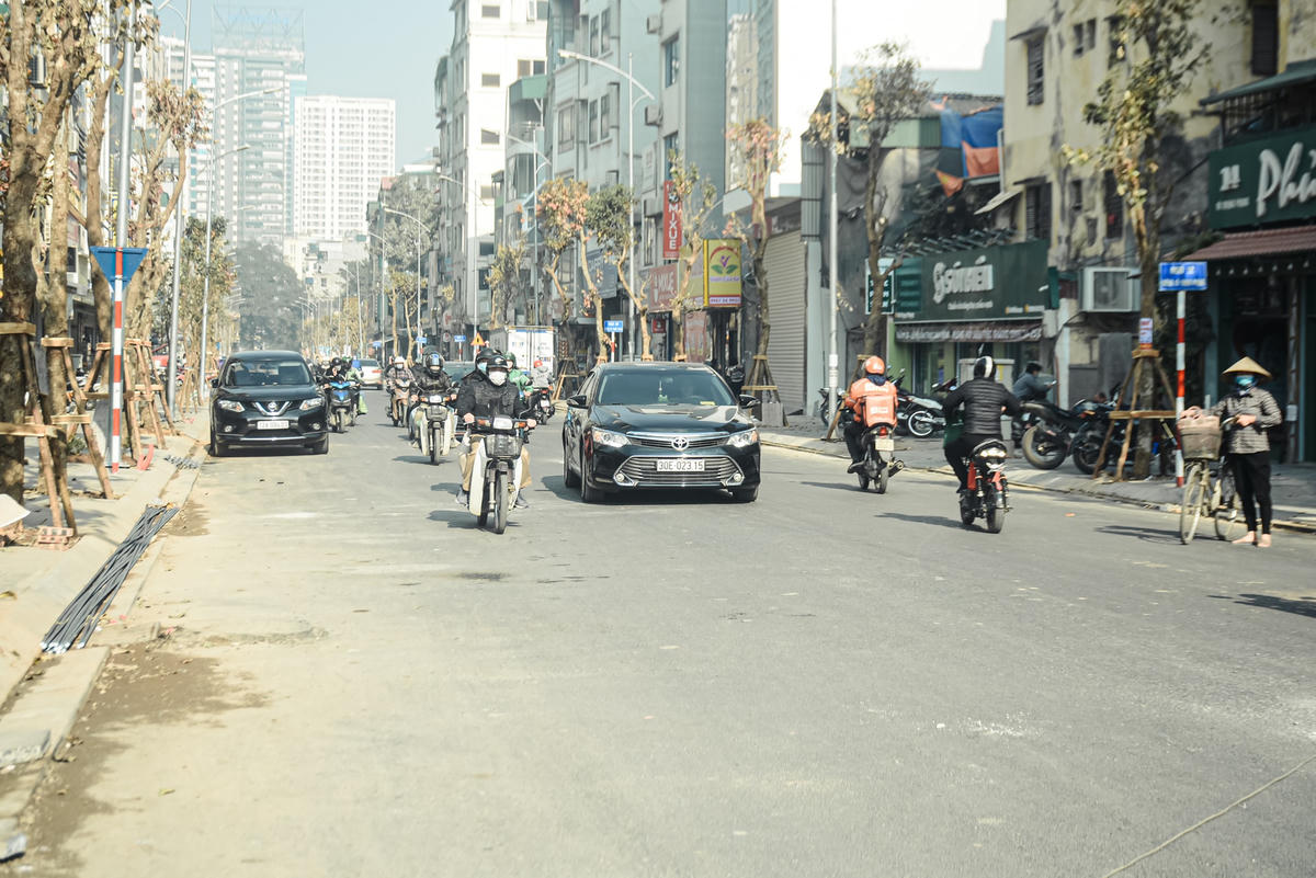 Mặc dù trước đó Ban QLDA quận Thanh Xuân dự kiến đến tháng 11/2021 sẽ hoàn thành dự án mở rộng đường Vũ Trọng Phụng. Tuy nhiên, đến nay tuyến đường vẫn còn nhiều hạng mục chưa hoàn thành.
