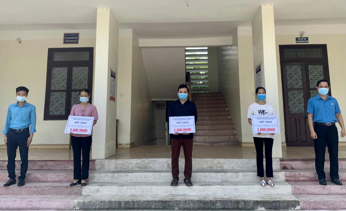 Liên đoàn LĐ TP Hải Phòng hỗ trợ người lao động bị ảnh hưởng Covid-19.