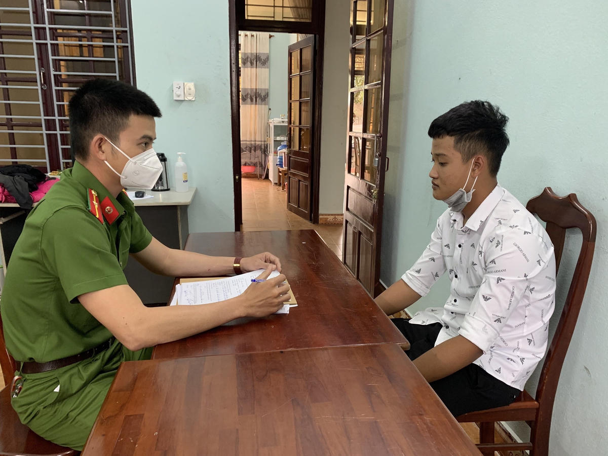 Đối tượng Trần Văn Hiền tại cơ quan Công an.