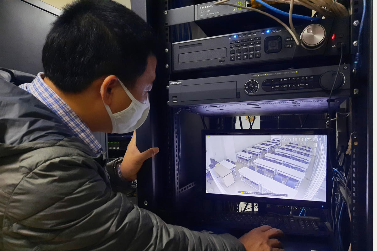 Kết hợp học trực tiếp và trực tuyến để đảm bảo việc học tập của F0, F1 là sinh viên không bị gián đoạn.