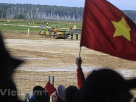 Kíp tăng số 2 của Việt Nam chuẩn bị vào thi đấu.