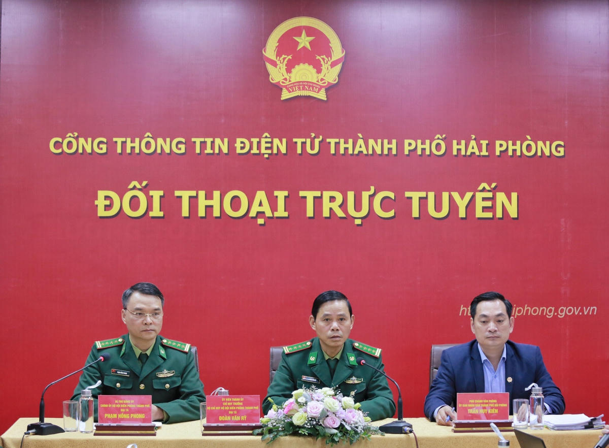 Tham dự buổi đối thoại có lãnh đạo BĐBP. TP Hải Phòng và lãnh đạo Văn phòng UBND TP 