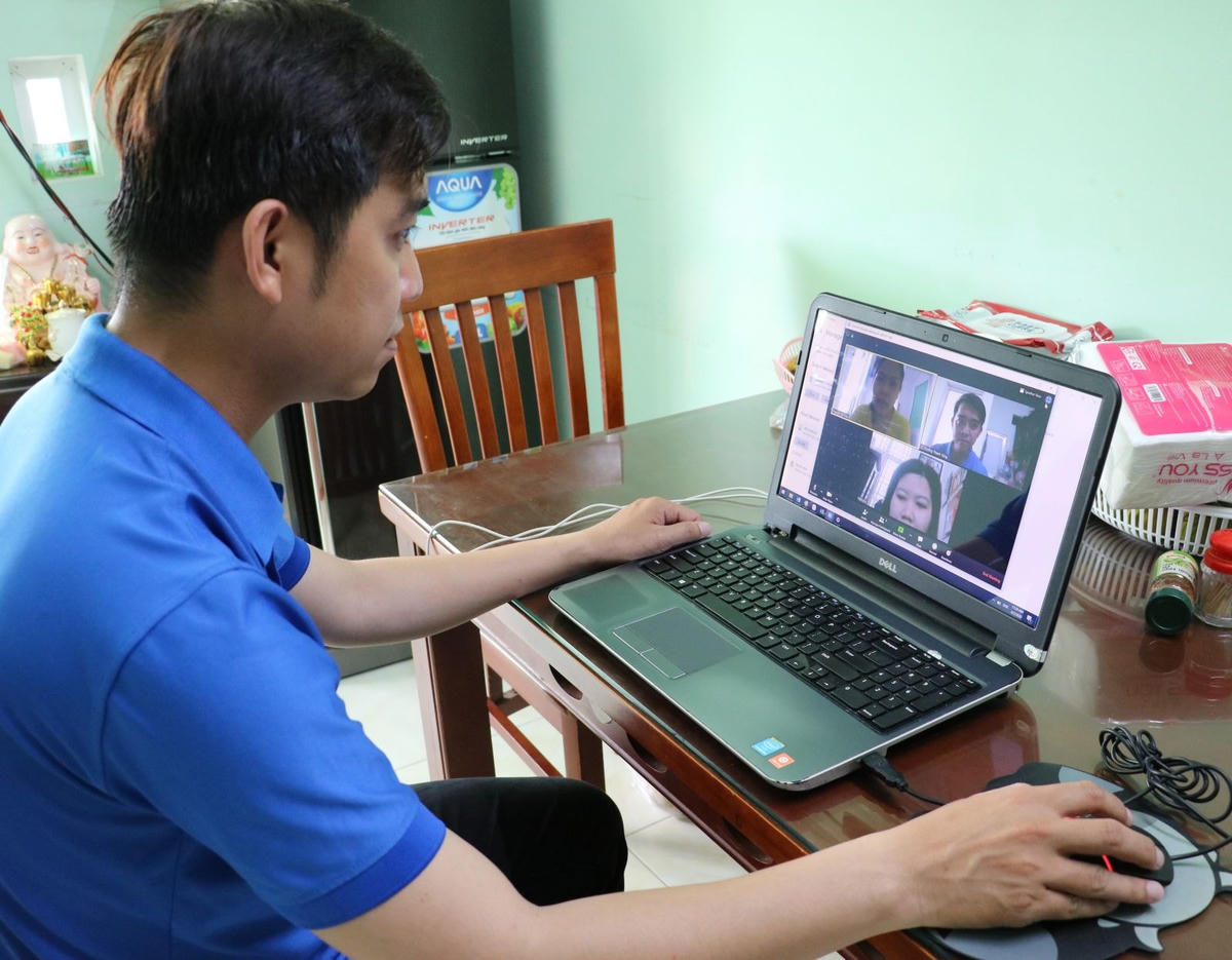 Sự bùng phát dịch Covid-19-19 mới tại Việt Nam đã khiến nhiều doanh nghiệp nhanh chóng chuyển sang “chế độ” làm việc tại nhà.