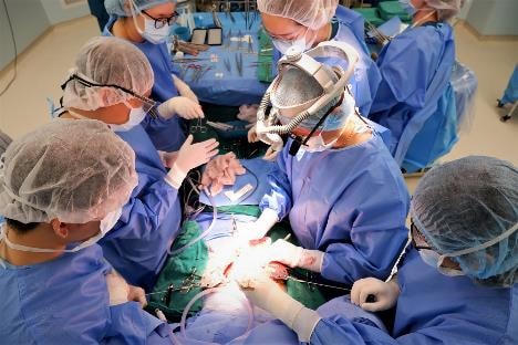 Ekip ghép gan Vinmec đã có một ca cắt gan “cân não” để đảm bảo vị trí cắt gan không được sai sót, dù chỉ vài milimet.