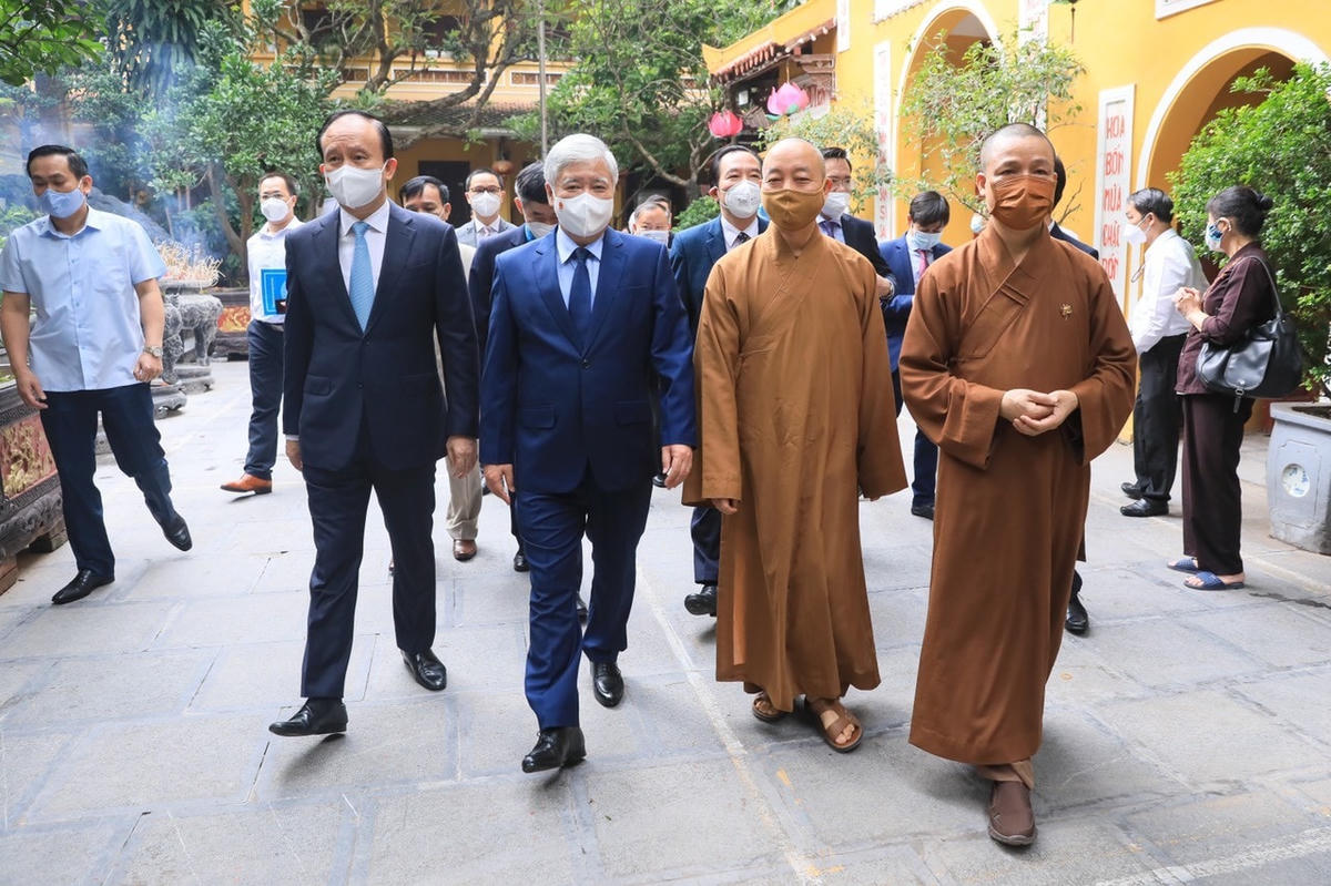 Bí thư Trung ương Đảng, Chủ tịch UBTƯ MTTQ Việt Nam Đỗ Văn Chiến thăm, chúc mừng Giáo hội Phật giáo Việt Nam.