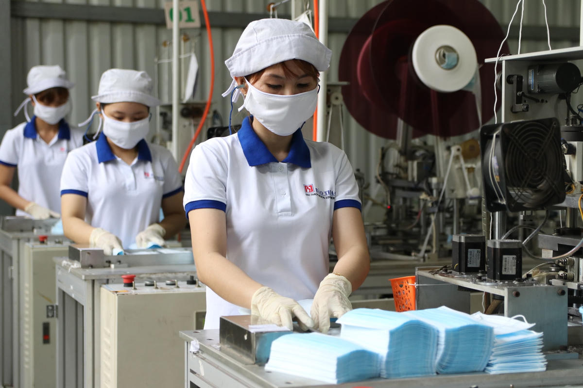 Linh hoạt, chủ động trong dịch Covid-19, nhiều doanh nghiệp Việt Nam đã “vượt qua bão”.