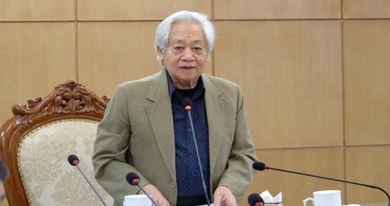 GS Phạm Tất Dong.