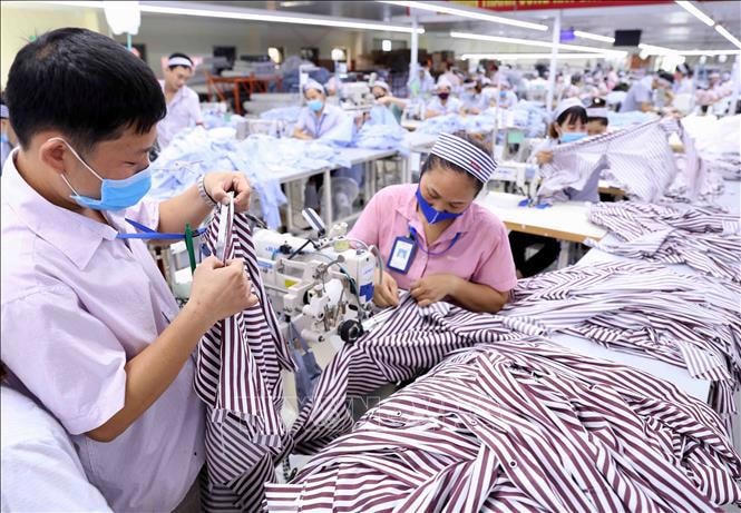 Trước ảnh hưởng của dịch bệnh, doanh nghiệp chú trọng đảm bảo phúc lợi cho người lao động hơn.