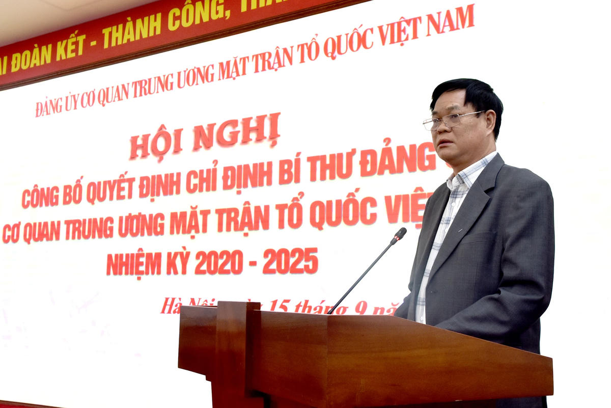 Bí thư Đảng ủy Khối các cơ quan Trung ương Huỳnh Tấn Việt phát biểu tại Hội nghị.