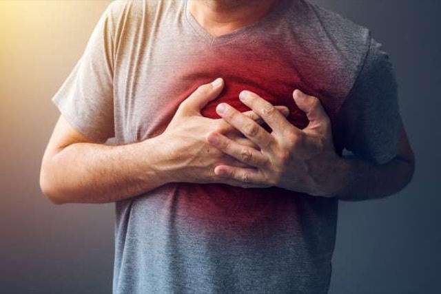 Những dấu hiệu 'đỏ' cảnh báo cơn đau tim