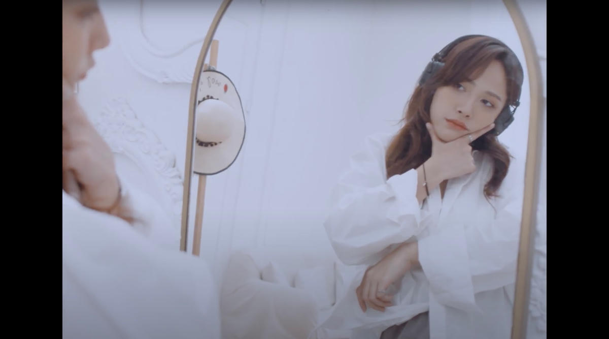 Cara trong MV This way.