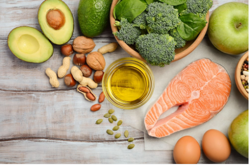 Cá hồi là một thực phẩm chứa nhiều axit béo omega 3. (Ảnh minh hoạ).