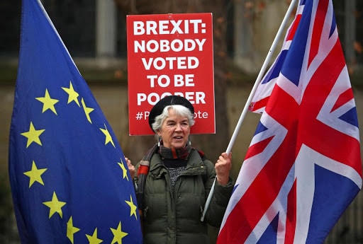 Người dân Anh vẫn không thôi băn khoăn trước viễn cảnh Brexit. Nguồn: Reuters.